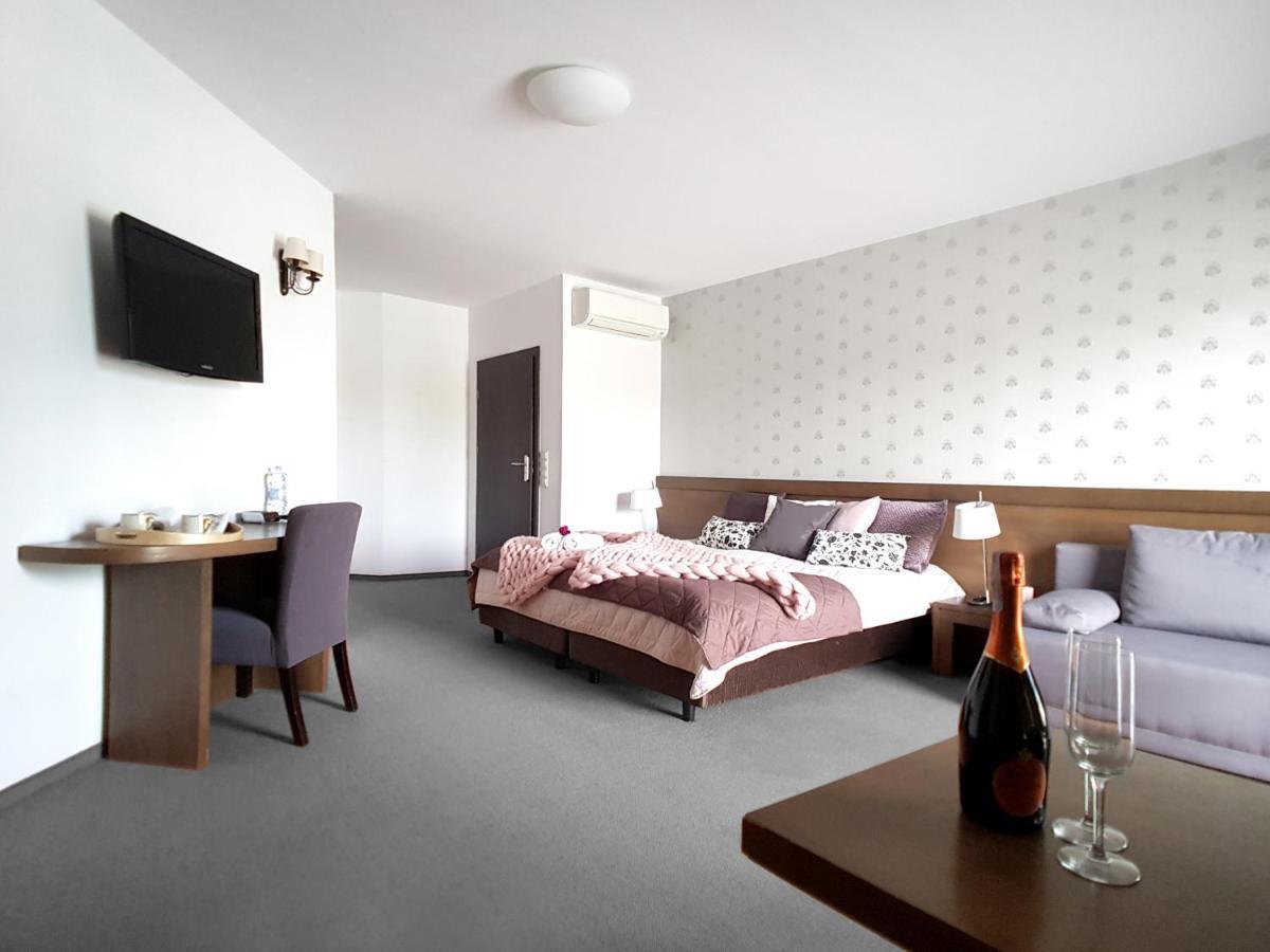 Hotel Willanova Lublino Esterno foto